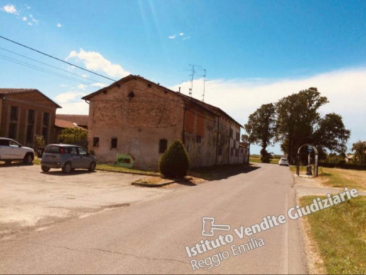 Abitazioni, area cortiliva esclusiva e e garage a Castelnovo - 6