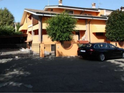 Villetta su 3 piani, garage e cantina a Campagnola Emilia - 1