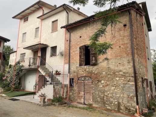 Abitazione con terreni in Castellarano (RE) - 1