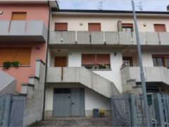 Villetta a schiera su 3 livelli con garage, a Cadelbosco di Sopra - 1