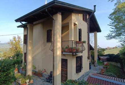 Piena propriet casa con pertinenze in Lesignano de' Bagni